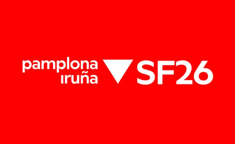 Cartel de Sanfermines 2026 con pañuelo rojo formado por signo igual sobre fondo blanco y detalles festivos